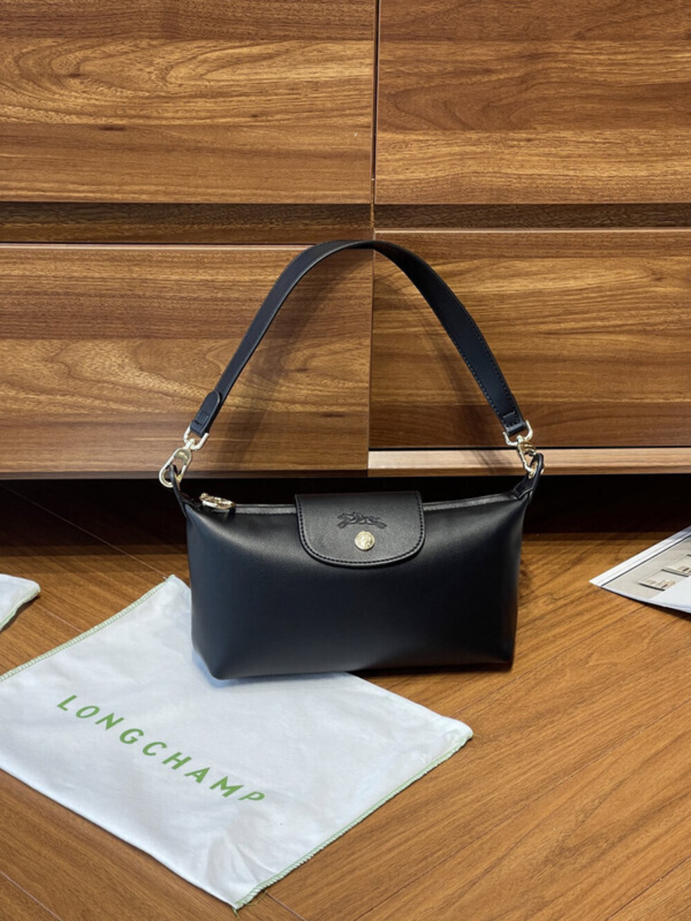 Longchamp Black Smooth Leather Baguette Shoulder Handbag